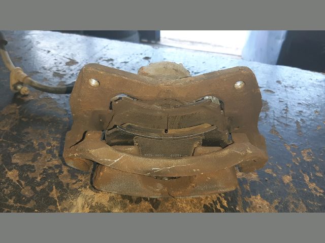 bontott MITSUBISHI COLT Bal első Féknyereg Munkahengerrel