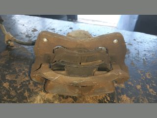 bontott MITSUBISHI COLT Bal első Féknyereg Munkahengerrel