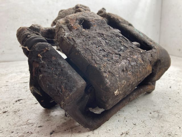 bontott MITSUBISHI COLT Bal első Féknyereg Munkahengerrel