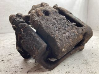 bontott MITSUBISHI COLT Bal első Féknyereg Munkahengerrel