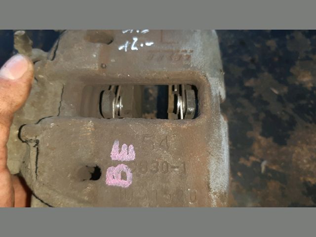 bontott MITSUBISHI COLT Bal első Féknyereg Munkahengerrel