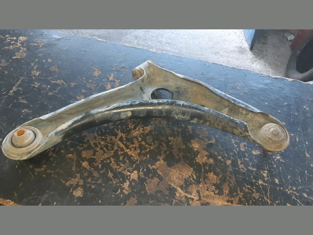 bontott MITSUBISHI COLT Bal első Lengőkar