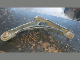 bontott MITSUBISHI COLT Bal első Lengőkar