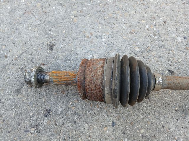 bontott MITSUBISHI COLT Bal Féltengely