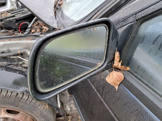 bontott MITSUBISHI COLT Bal első Csonkállvány Kerékaggyal