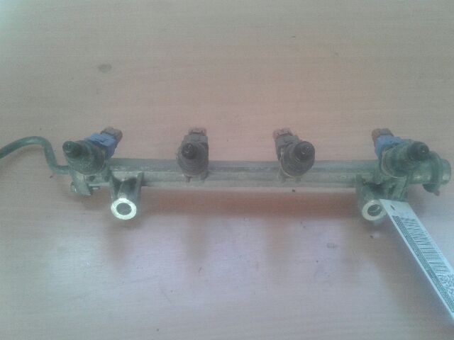 bontott MITSUBISHI COLT Porlasztó Sor / Híd