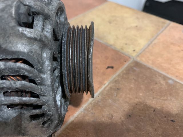 bontott MITSUBISHI COLT Generátor