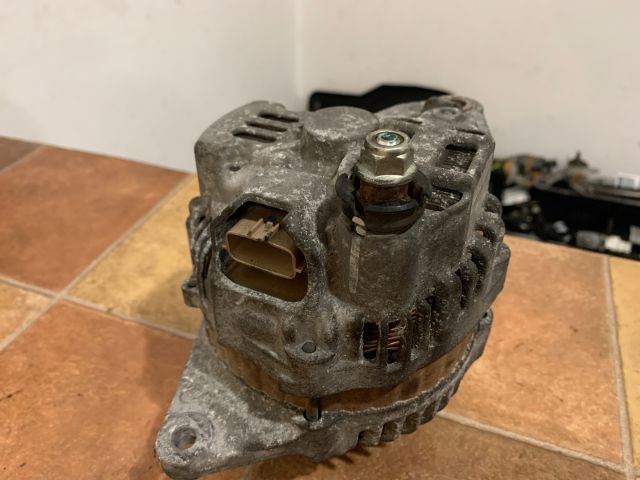 bontott MITSUBISHI COLT Generátor