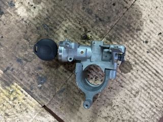 bontott MITSUBISHI COLT Gyújtáskapcsoló Házzal