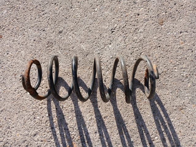 bontott MITSUBISHI COLT Hátsó Rugó