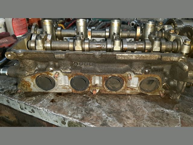 bontott MITSUBISHI COLT Hengerfej