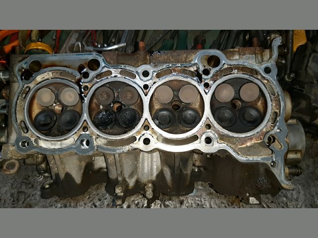 bontott MITSUBISHI COLT Hengerfej