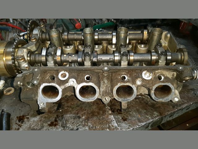 bontott MITSUBISHI COLT Hengerfej