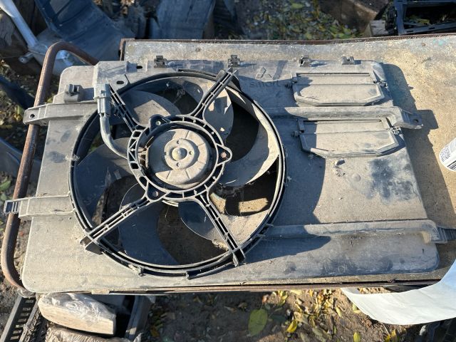 bontott MITSUBISHI COLT Hűtőventilátor Keret