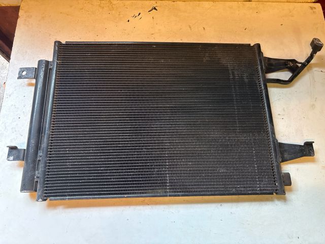 bontott MITSUBISHI COLT Klímahűtő Radiátor