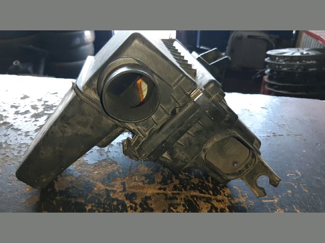 bontott MITSUBISHI COLT Légszűrő Ház