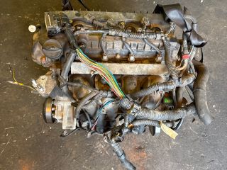 bontott MITSUBISHI COLT Motor (Fűzött blokk hengerfejjel)