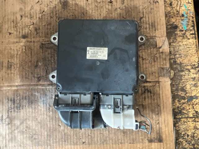 bontott MITSUBISHI COLT Motorvezérlő