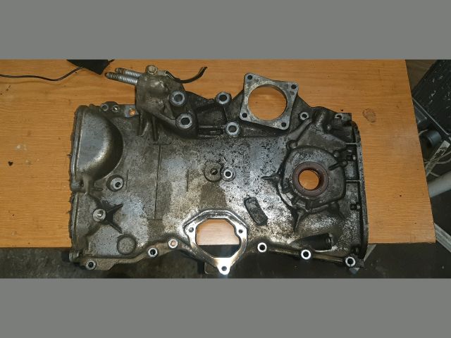 bontott MITSUBISHI COLT Olajszivattyú