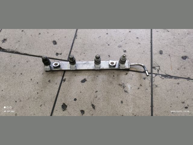 bontott MITSUBISHI COLT Porlasztó Sor / Híd