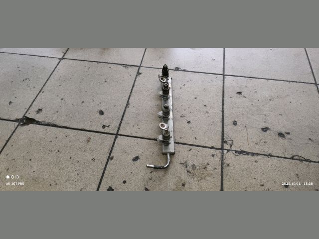 bontott MITSUBISHI COLT Porlasztó Sor / Híd