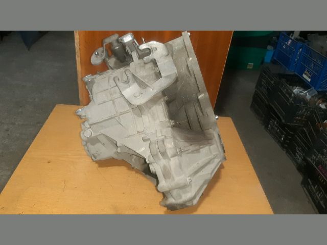 bontott MITSUBISHI COLT Váltó (Mechanikus)