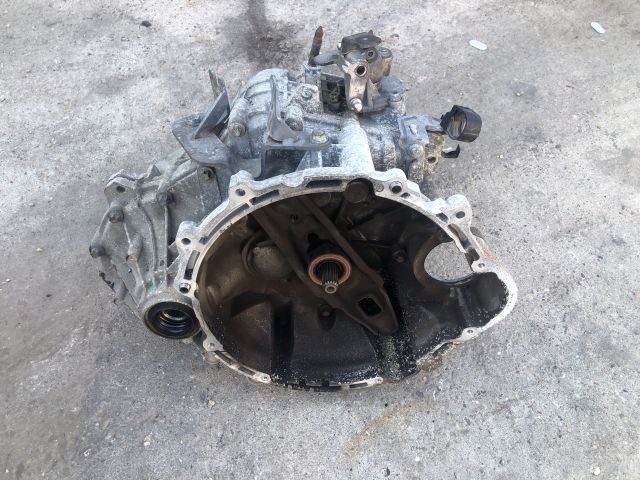 bontott MITSUBISHI COLT Váltó (Mechanikus)