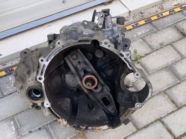 bontott MITSUBISHI COLT Váltó (Mechanikus)