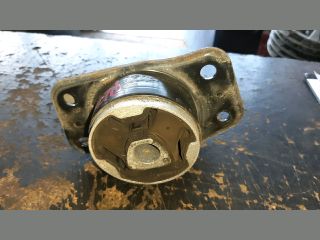 bontott MITSUBISHI COLT Váltó Tartó Bak (Pozíciófüggetlen)