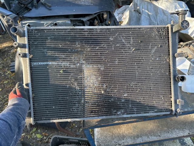 bontott MITSUBISHI COLT Vízhűtő Radiátor (Klímás)