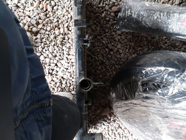 bontott MITSUBISHI COLT Vízhűtő Radiátor (Klímás)