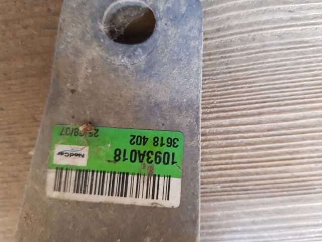 bontott MITSUBISHI COLT Motor Tartó Bak Jobb