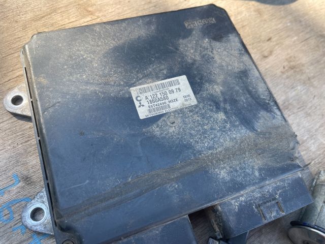 bontott MITSUBISHI COLT Motorvezérlő