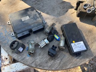 bontott MITSUBISHI COLT Motorvezérlő