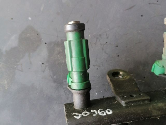 bontott MITSUBISHI COLT Porlasztó (1 db)