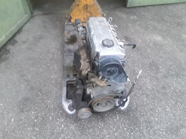 bontott MITSUBISHI COLT Motor (Fűzött blokk hengerfejjel)