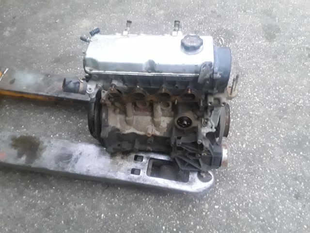 bontott MITSUBISHI COLT Motor (Fűzött blokk hengerfejjel)