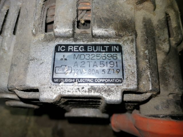 bontott MITSUBISHI COLT Generátor