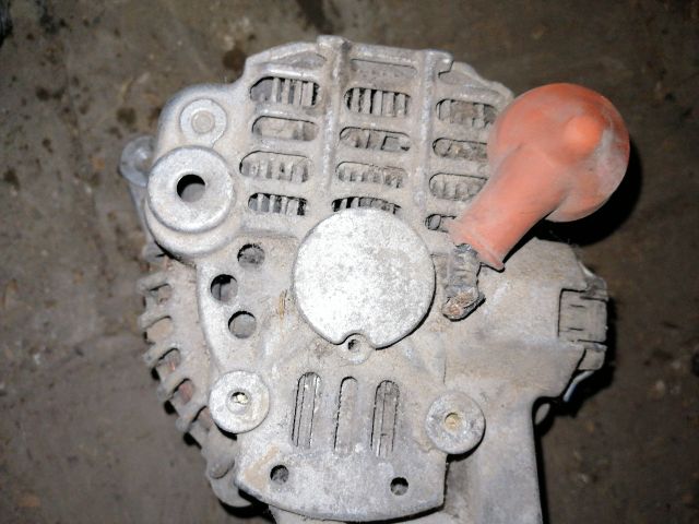 bontott MITSUBISHI COLT Generátor