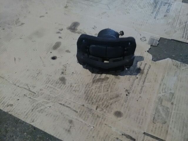 bontott MITSUBISHI COLT Jobb első Féknyereg Munkahengerrel