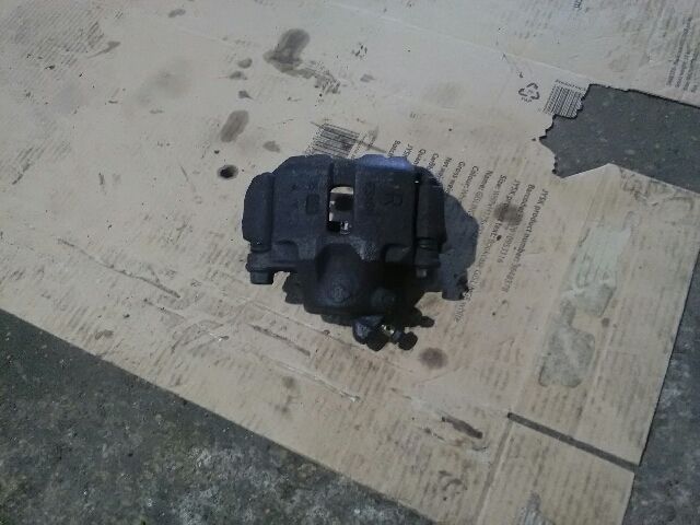 bontott MITSUBISHI COLT Jobb első Féknyereg Munkahengerrel