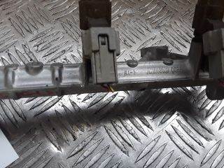 bontott MITSUBISHI COLT Porlasztó Sor / Híd