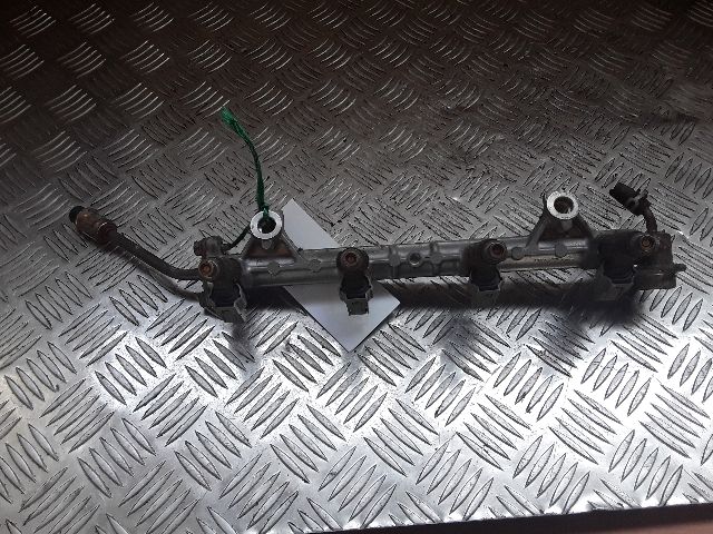 bontott MITSUBISHI COLT Porlasztó Sor / Híd