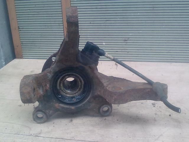 bontott MITSUBISHI COLT Bal első Csonkállvány Kerékaggyal