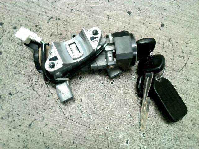 bontott MITSUBISHI COLT Gyújtáskapcsoló Házzal