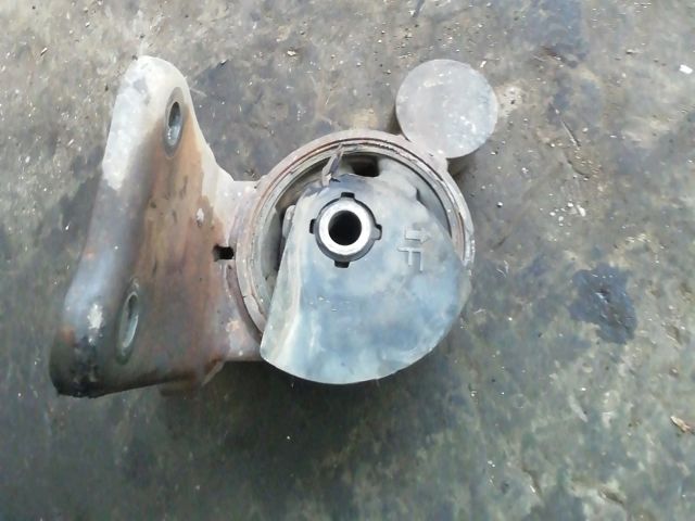 bontott MITSUBISHI COLT Váltó Tartó Bak (Pozíciófüggetlen)