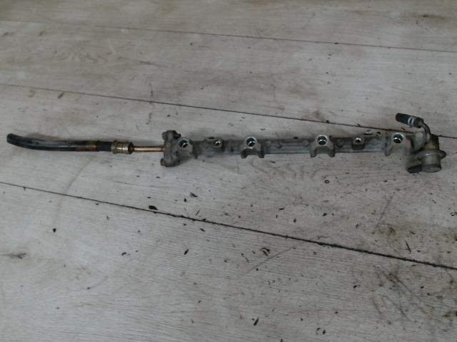 bontott MITSUBISHI COLT Porlasztó Sor / Híd