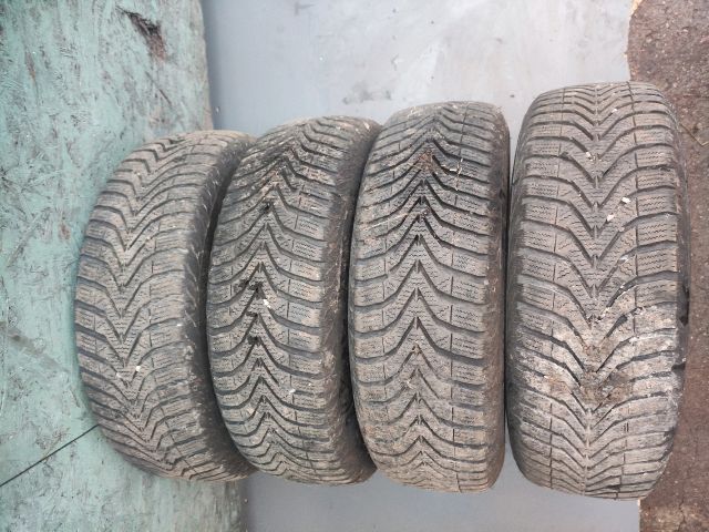 bontott MITSUBISHI COLT Acélfelni Szett Gumival