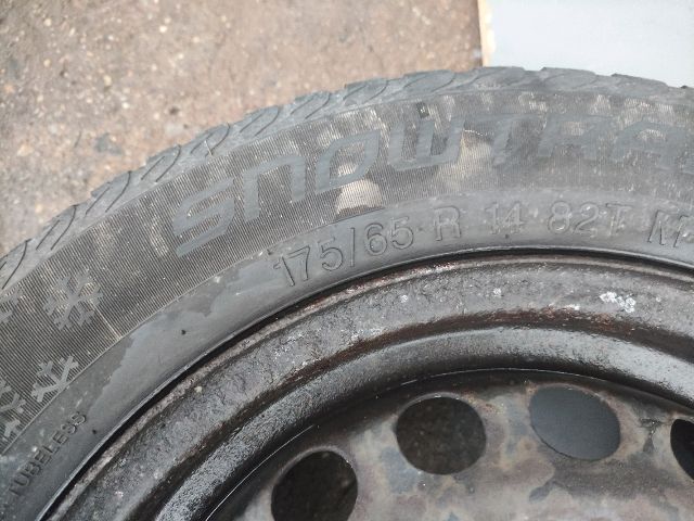 bontott MITSUBISHI COLT Acélfelni Szett Gumival