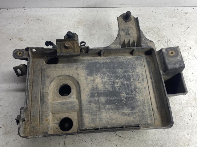 bontott MITSUBISHI COLT Akkumulátor Tartó